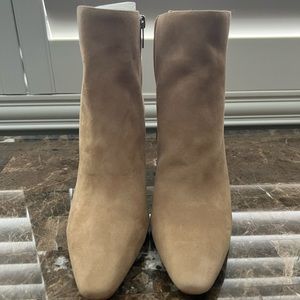 New Vince Camuto Size 9 Booties